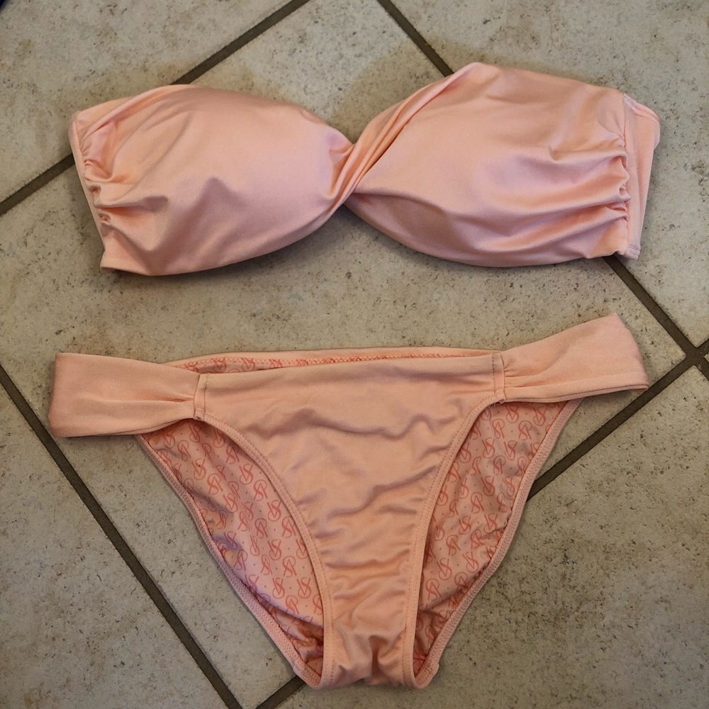 Victoria’s Secret bikini